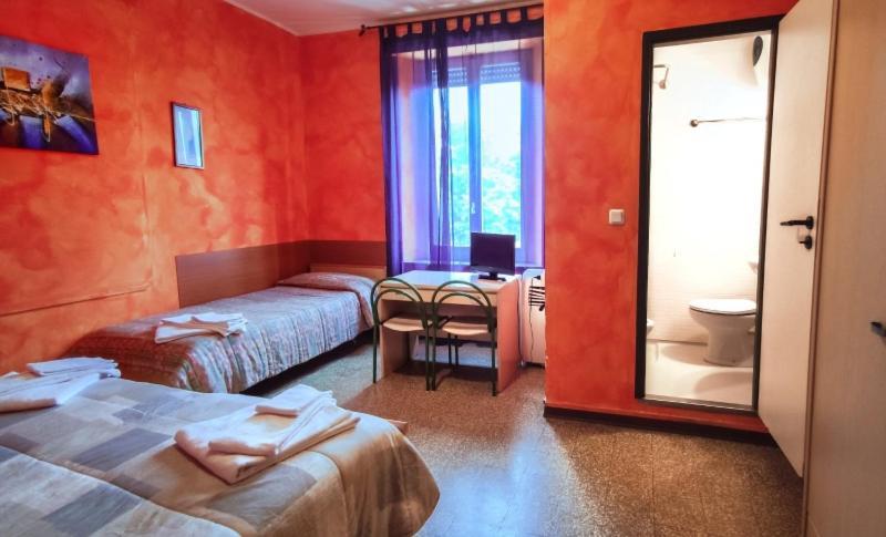 Hotel Violetta Parma Buitenkant foto