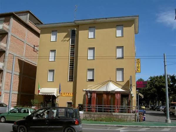 Hotel Violetta Parma Buitenkant foto